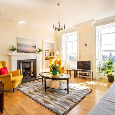 Altido Retro Castle Retreat 2Bed Apartman Edinburgh Kültér fotó