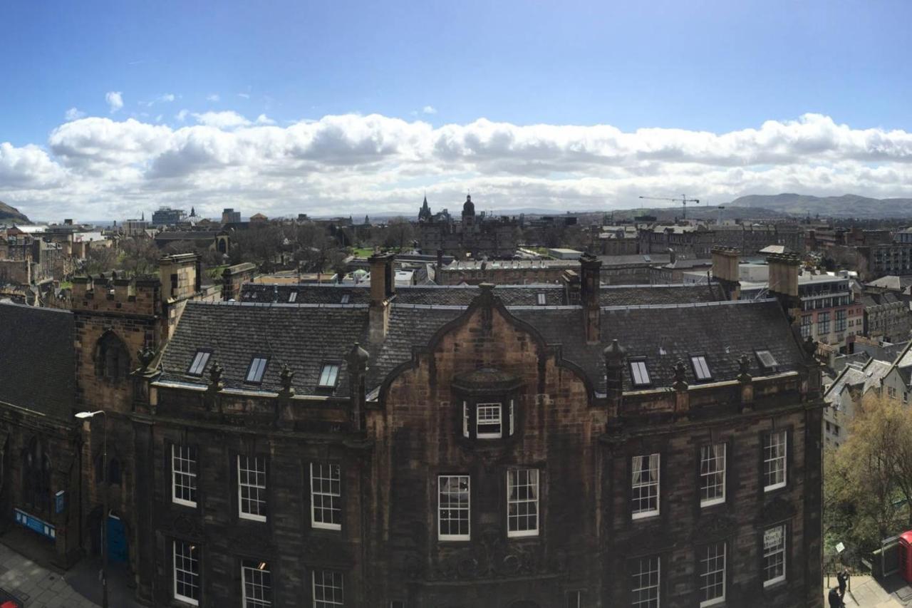 Altido Retro Castle Retreat 2Bed Apartman Edinburgh Kültér fotó