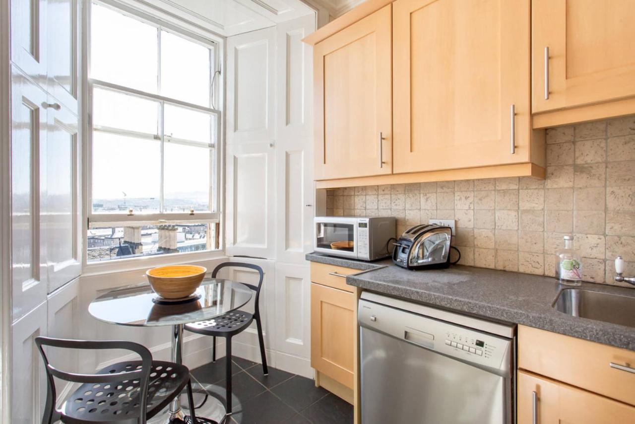 Altido Retro Castle Retreat 2Bed Apartman Edinburgh Szoba fotó