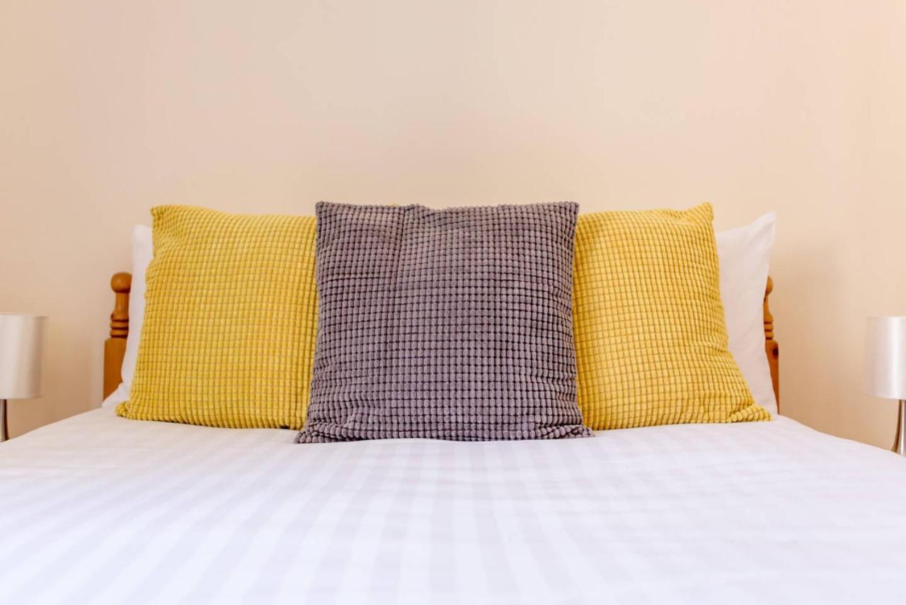 Altido Retro Castle Retreat 2Bed Apartman Edinburgh Kültér fotó