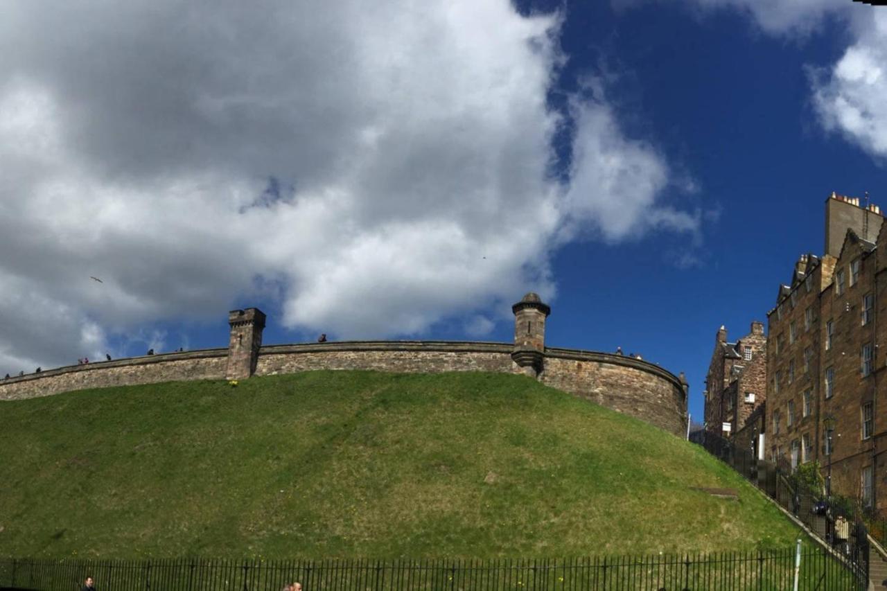 Altido Retro Castle Retreat 2Bed Apartman Edinburgh Szoba fotó